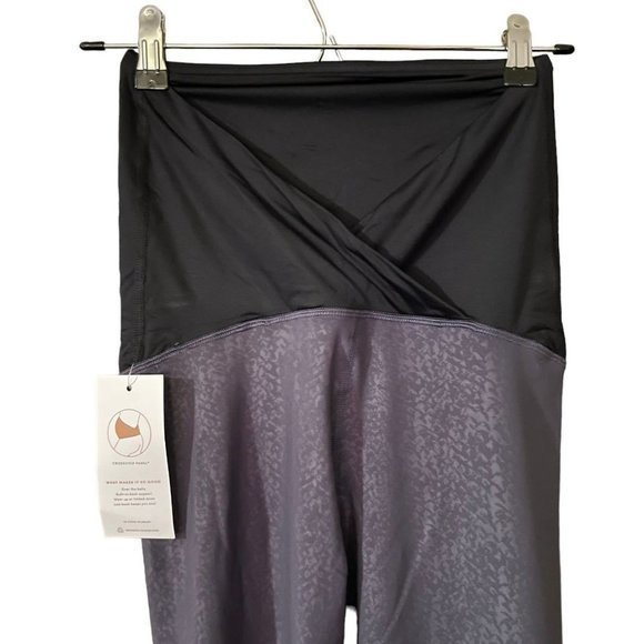 Maternity Isabel Active Leggings - Picture 5 of 8